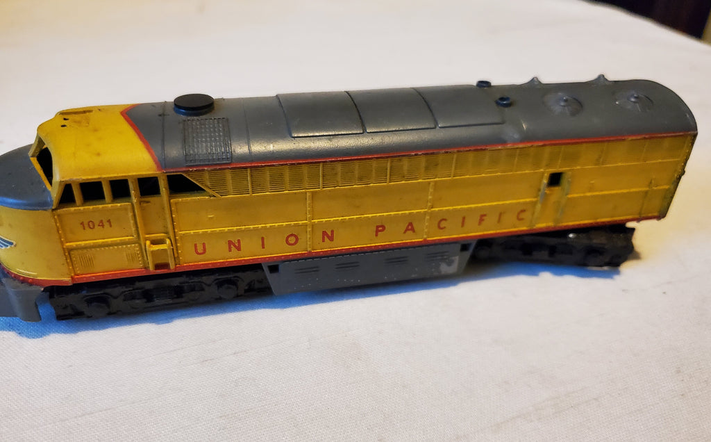 AHM Tempo Union Pacific C-liner #1041