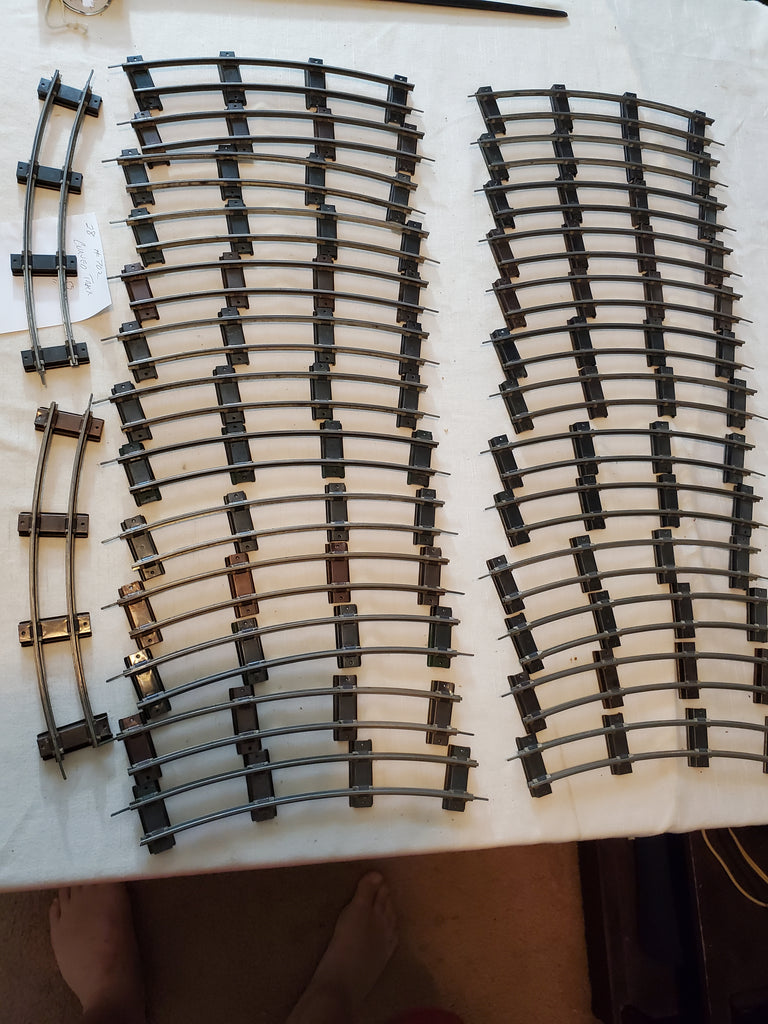 28 pieces Curved 10" American Flyer S track #702 1950-1959