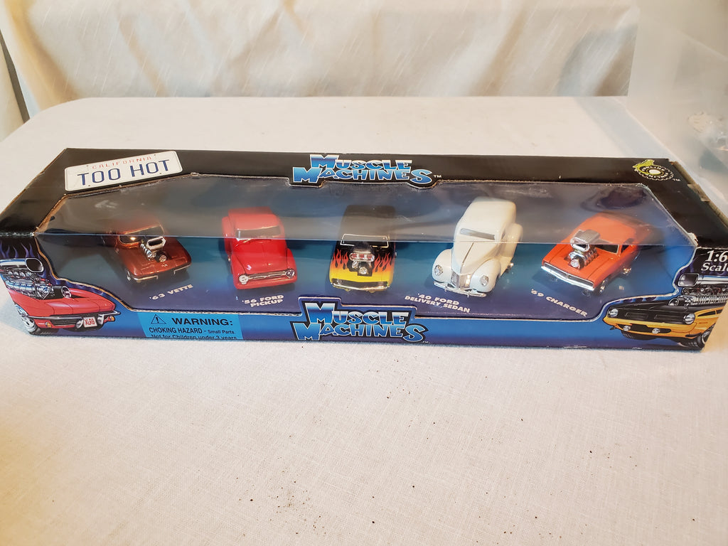 California Too Hot Muscle Machines 5 pack 2002 1:64, MIB
