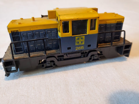 AHM Santa Fe diesel Switcher #2615 HO train