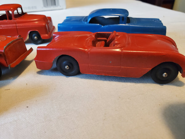 Lot if 6 Tootsietoy diecast cars, corvette, jeep, trucks
