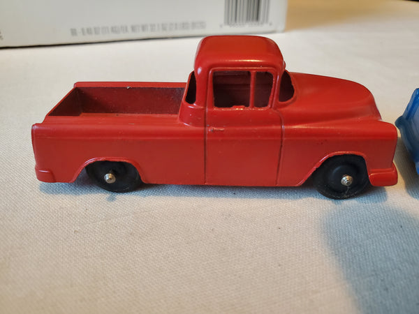 Lot if 6 Tootsietoy diecast cars, corvette, jeep, trucks