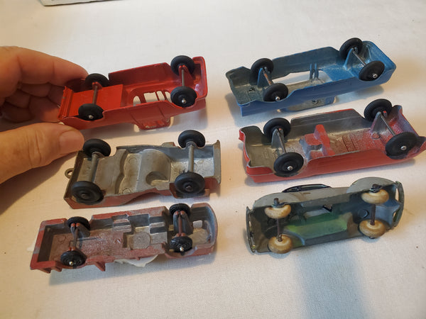 Lot if 6 Tootsietoy diecast cars, corvette, jeep, trucks