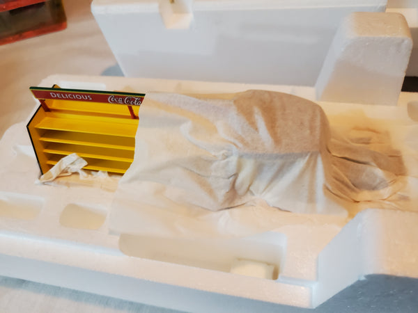 Coca-Cola 1928 Delivery Truck, 1:24 die-cast Danbury Mint, never opened