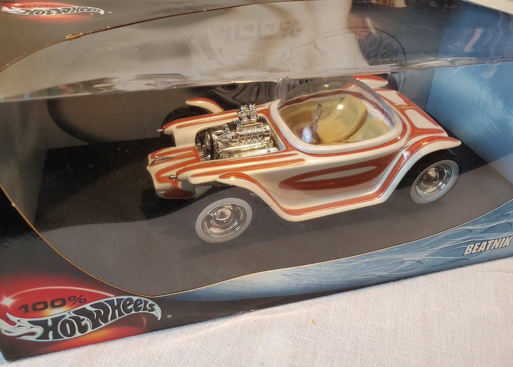 100% Hot Wheels Beatnik Bandit 1:18 die cast 2001 #53832 NRFB MIB