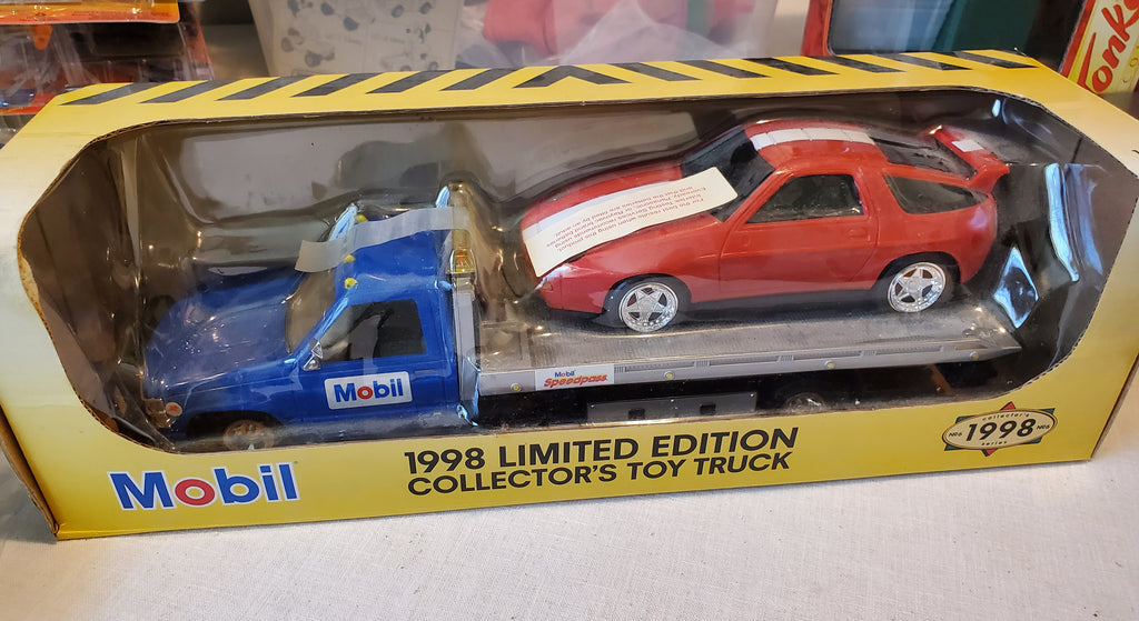 Mobile WRECKER & Porsche Boise 1998 1:24 scale NRFB limited edition