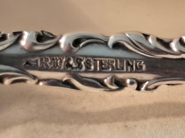 Wallace Waverly 1890 Stering silver Poached Egg Server 9 5/8" 34.5g Victorian mono