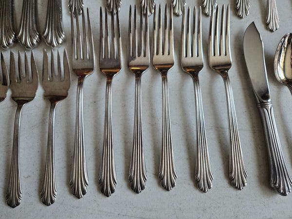Kirk Stieff Satin Flutes 32 Pcs Flatware silverplate stainless Lenox