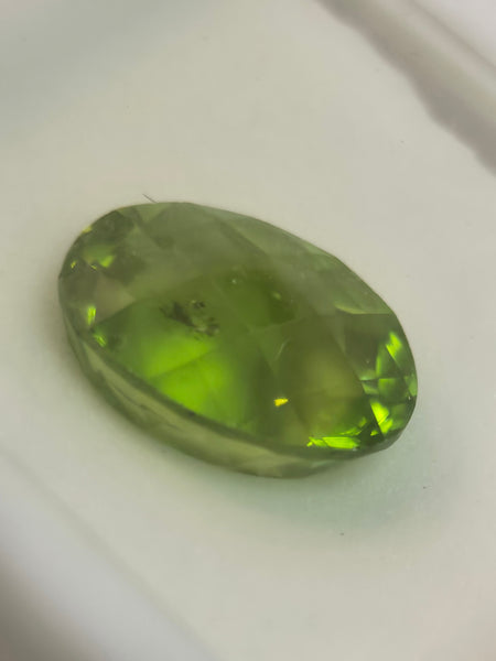 4.0 ct Oval Peridot gemstone 12 x 18mm