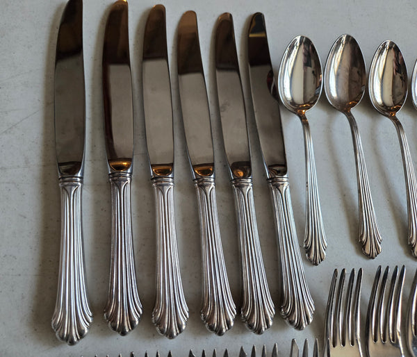 Kirk Stieff Satin Flutes 32 Pcs Flatware silverplate stainless Lenox
