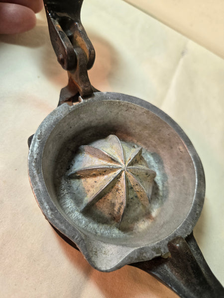X-Ray 9" Cast Iron Lemon Squeezer with insert