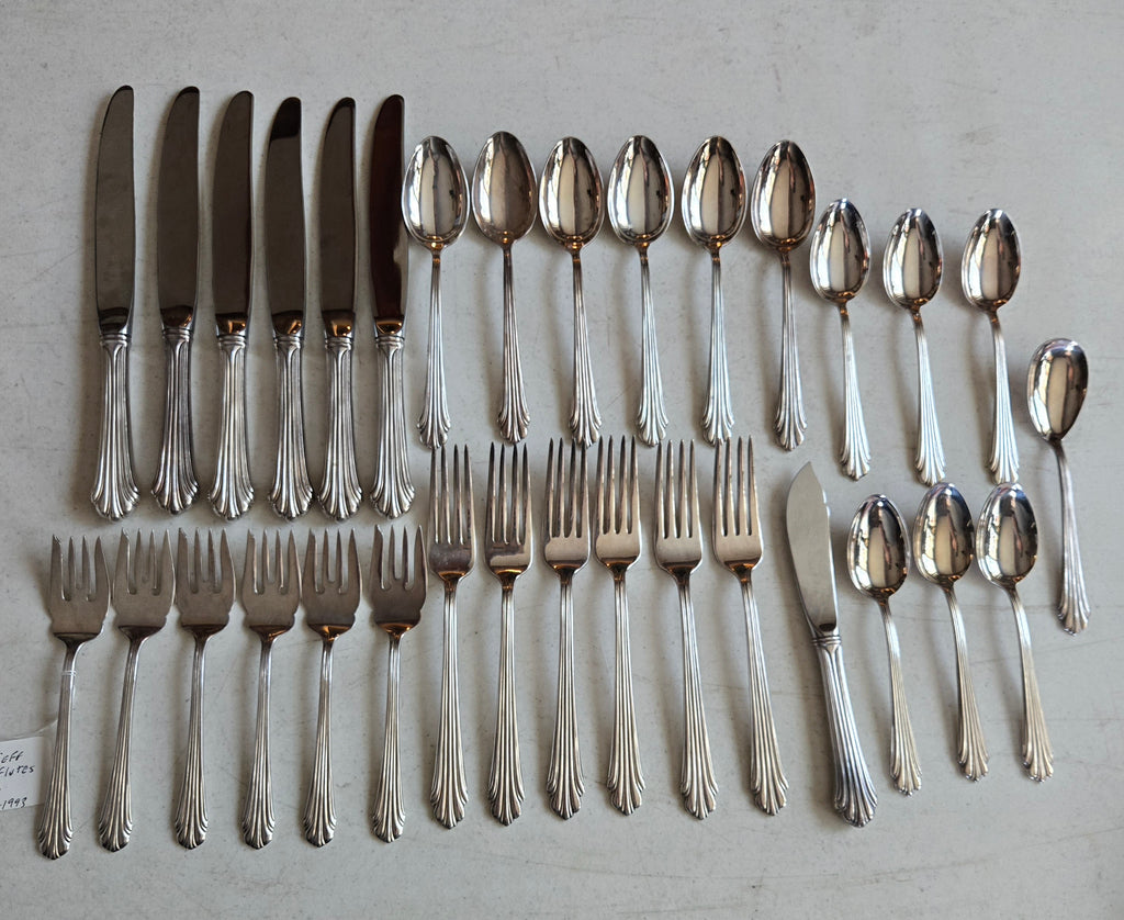 Kirk Stieff Satin Flutes 32 Pcs Flatware silverplate stainless Lenox