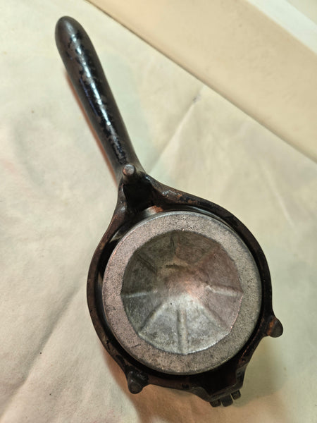X-Ray 9" Cast Iron Lemon Squeezer with insert
