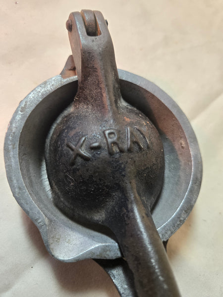 X-Ray 9" Cast Iron Lemon Squeezer with insert