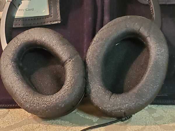 Bose Acoustic Noise Canceling headphones in case