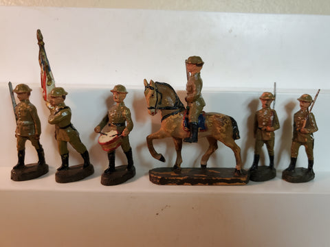 6 Elastolin Doughboy Drummer, flagman, Cavalry & riflemen