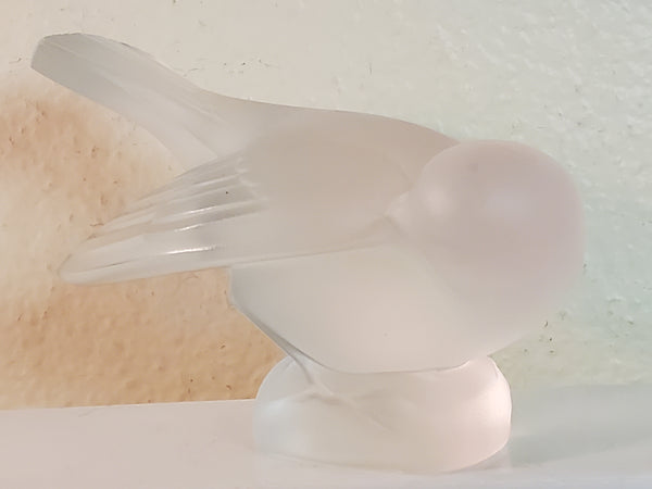 Lalique Sparrow Coquet Moineaux, signed bird opaque