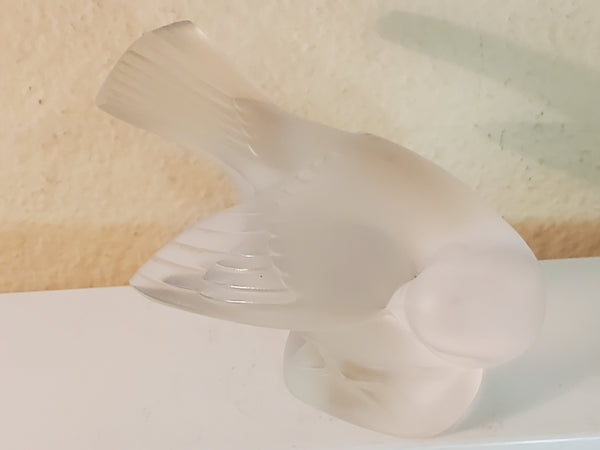 Lalique Sparrow Coquet Moineaux, signed bird opaque