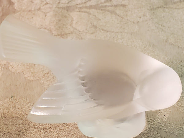 Lalique Sparrow Coquet Moineaux, signed bird opaque