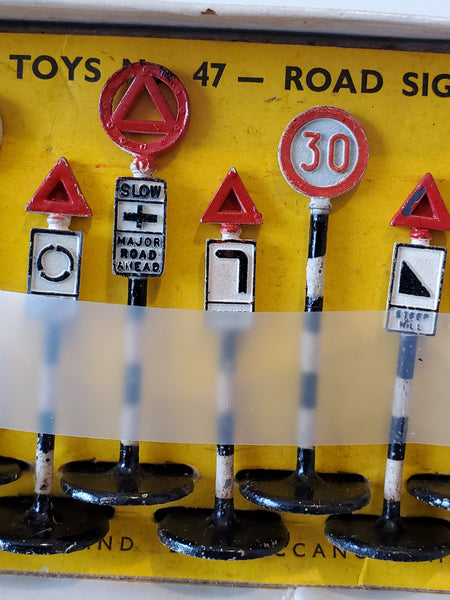 Dinky Toys set of 12 Road Signs #47 boxed