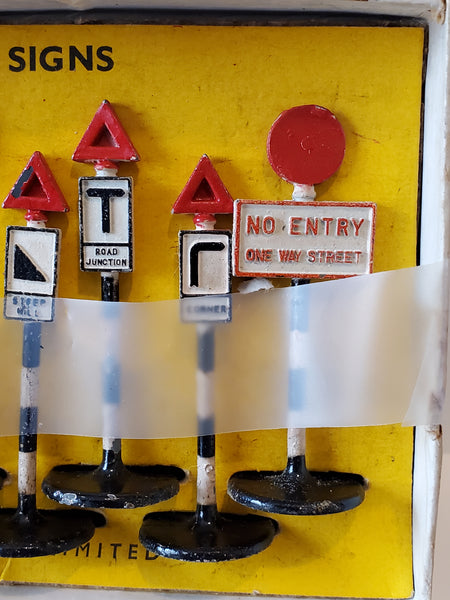Dinky Toys set of 12 Road Signs #47 boxed