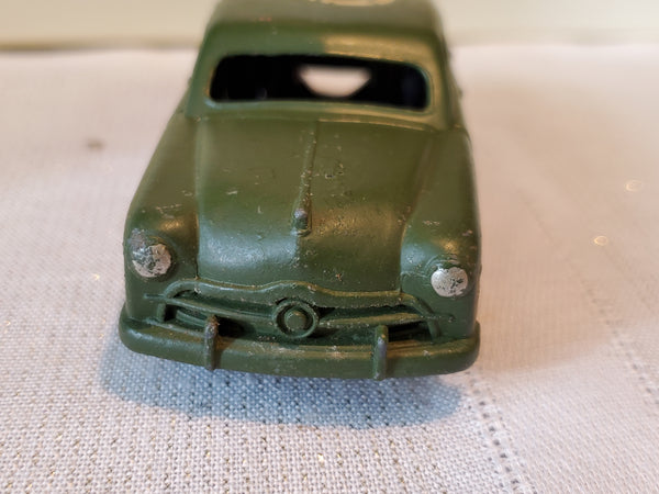 DINKY TOYS Military Staff Car Ford Sedan 1st issue #139m