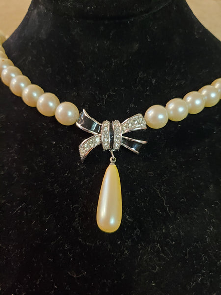 Givenchy Bow Tie pearl necklace, signed