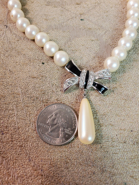 Givenchy Bow Tie pearl necklace, signed