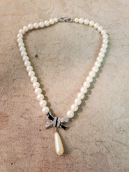 Givenchy Bow Tie pearl necklace, signed