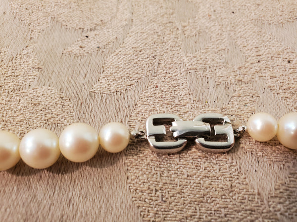 Givenchy Bow Tie pearl necklace, signed