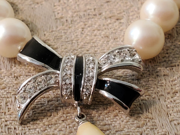 Givenchy Bow Tie pearl necklace, signed